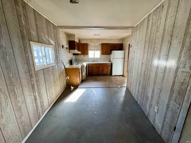 $84,900 | 300 North 9th Street, Petersburg, IN 47567