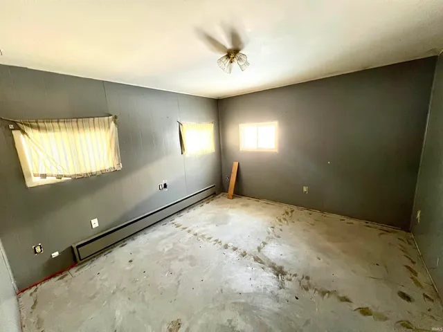 $79,900 | 300 North 9th Street, Petersburg, IN 47567