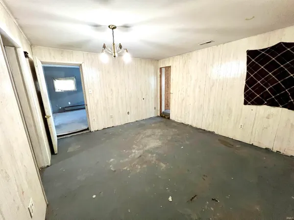 $79,900 | 300 North 9th Street, Petersburg, IN 47567