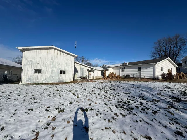 $84,900 | 300 North 9th Street, Petersburg, IN 47567