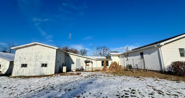 $84,900 | 300 North 9th Street, Petersburg, IN 47567