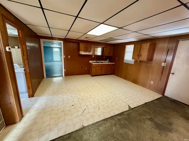 $84,900 | 300 North 9th Street, Petersburg, IN 47567