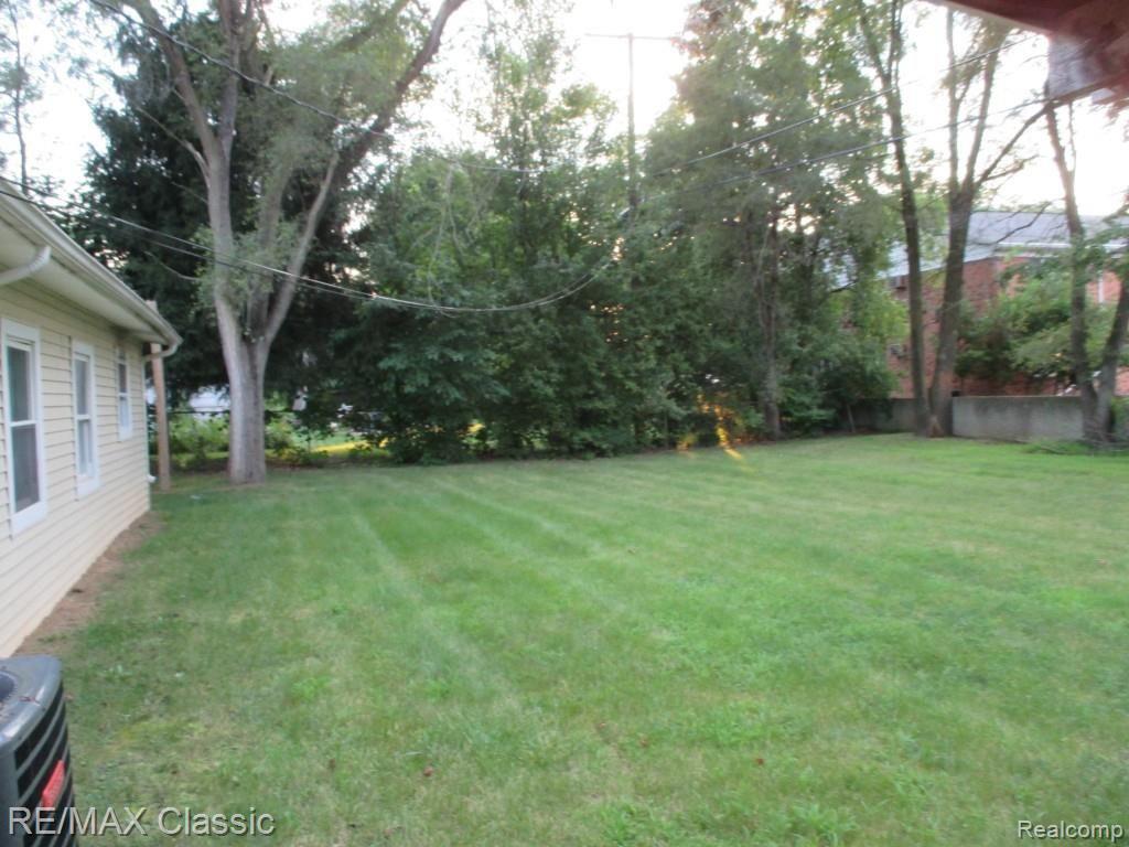 1185 Delta Road Walled Lake, MI 48390 - Photo 42 of 42 IMG_1847.jpg