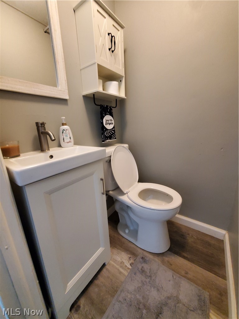 724 Briggs Road Leavittsburg, OH 44430 - Photo 12 of 38 Half Bath