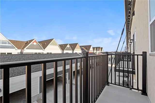 $600,000 | 441 Southwest Longview Boulevard, Lee's Summit, MO 64081