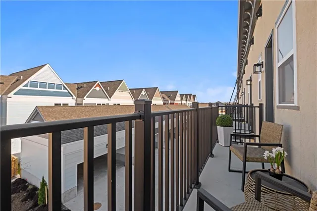 $600,000 | 441 Southwest Longview Boulevard, Lee's Summit, MO 64081