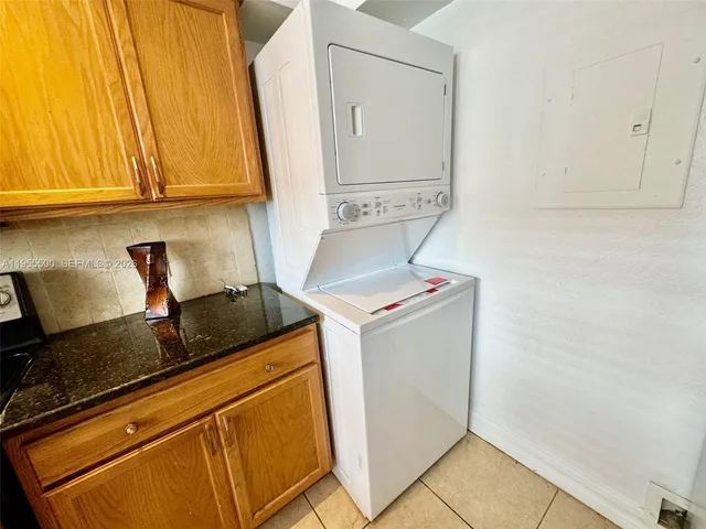 $2,400 | 7801 Hispanola Avenue, Unit 3, North Bay Village, FL 33141