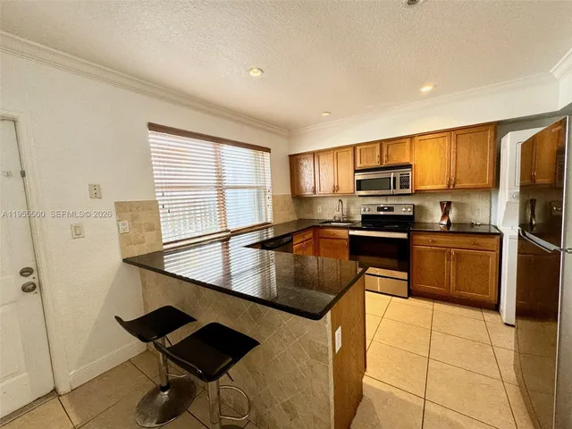 $2,400 | 7801 Hispanola Avenue, Unit 3, North Bay Village, FL 33141