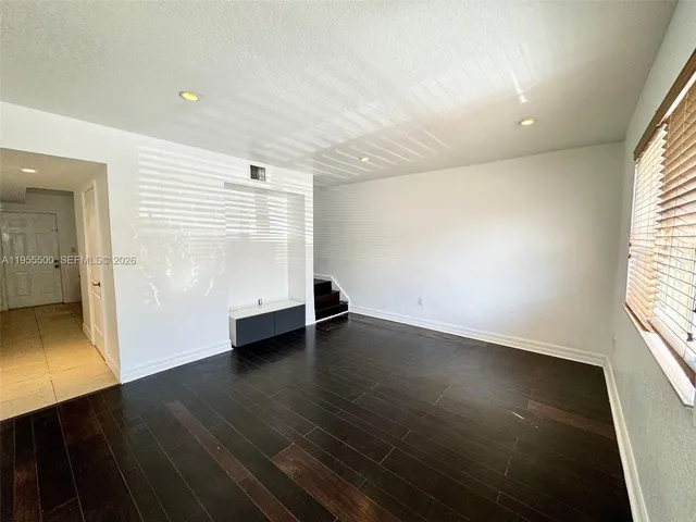 $2,400 | 7801 Hispanola Avenue, Unit 3, North Bay Village, FL 33141