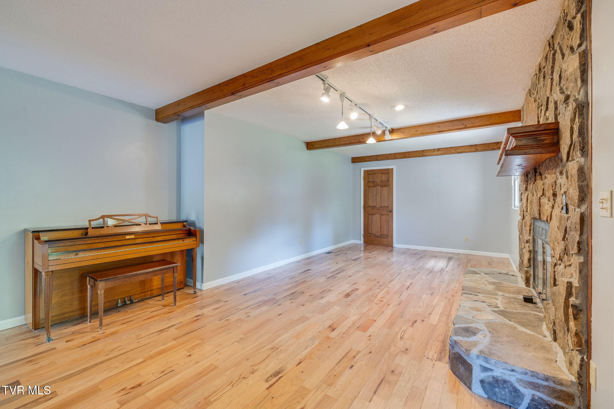2015 Ridgefield Road Johnson City, TN 37601 - Photo 13 of 48 012