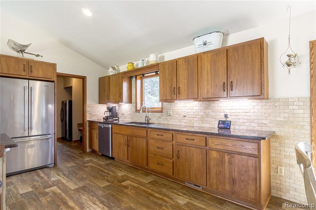 7302 Silver Lake Road Linden, MI 48451 - Photo 7 of 40