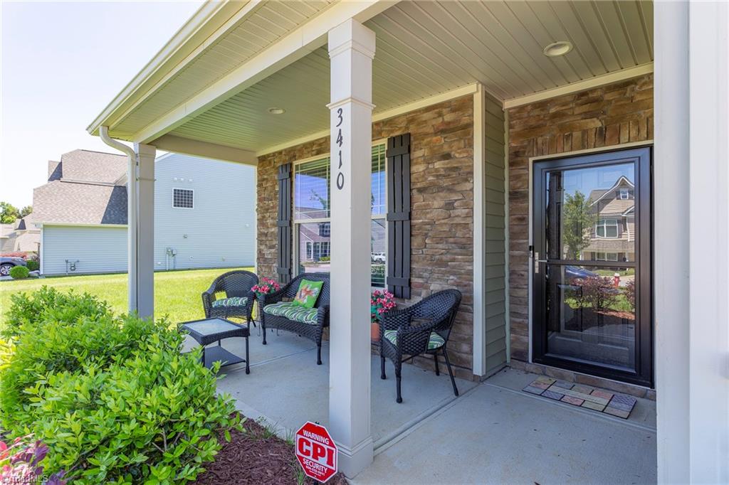 3410 Lamplight Way High Point, NC 27265 - Photo 3 of 29 Gallery Image 3