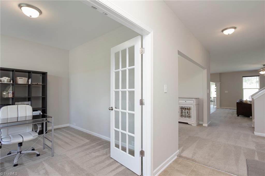 3410 Lamplight Way High Point, NC 27265 - Photo 4 of 29 Gallery Image 4