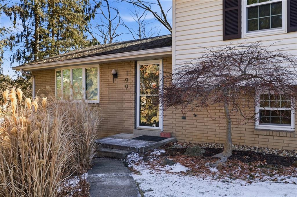 199 Avondale Street Pittsburgh, PA 15237 - Photo 3 of 49