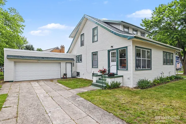 $234,000 | 221 South Woodhams Street, Plainwell, MI 49080
