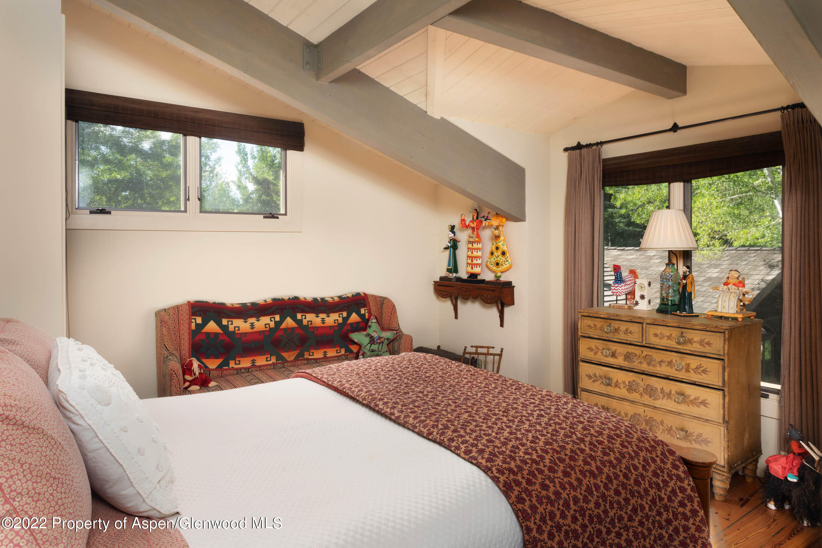 156 Eppley Drive Aspen, CO 81612 - Photo 23 of 44 Guest Room with en-suite bathroom