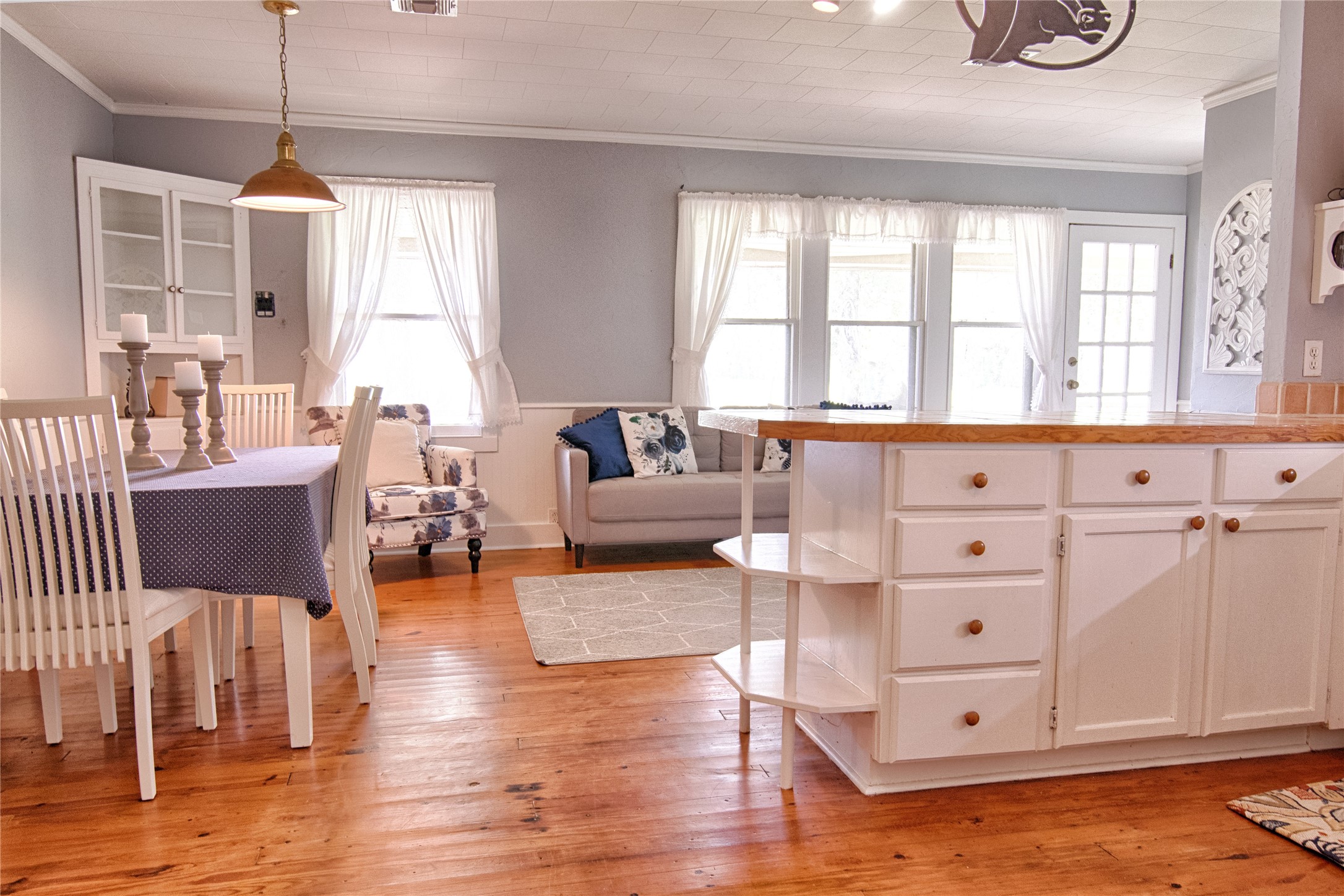 6750 Three Mile Road Flatonia, TX 78941 - Photo 16 of 35 a living room with furniture window and wooden floor