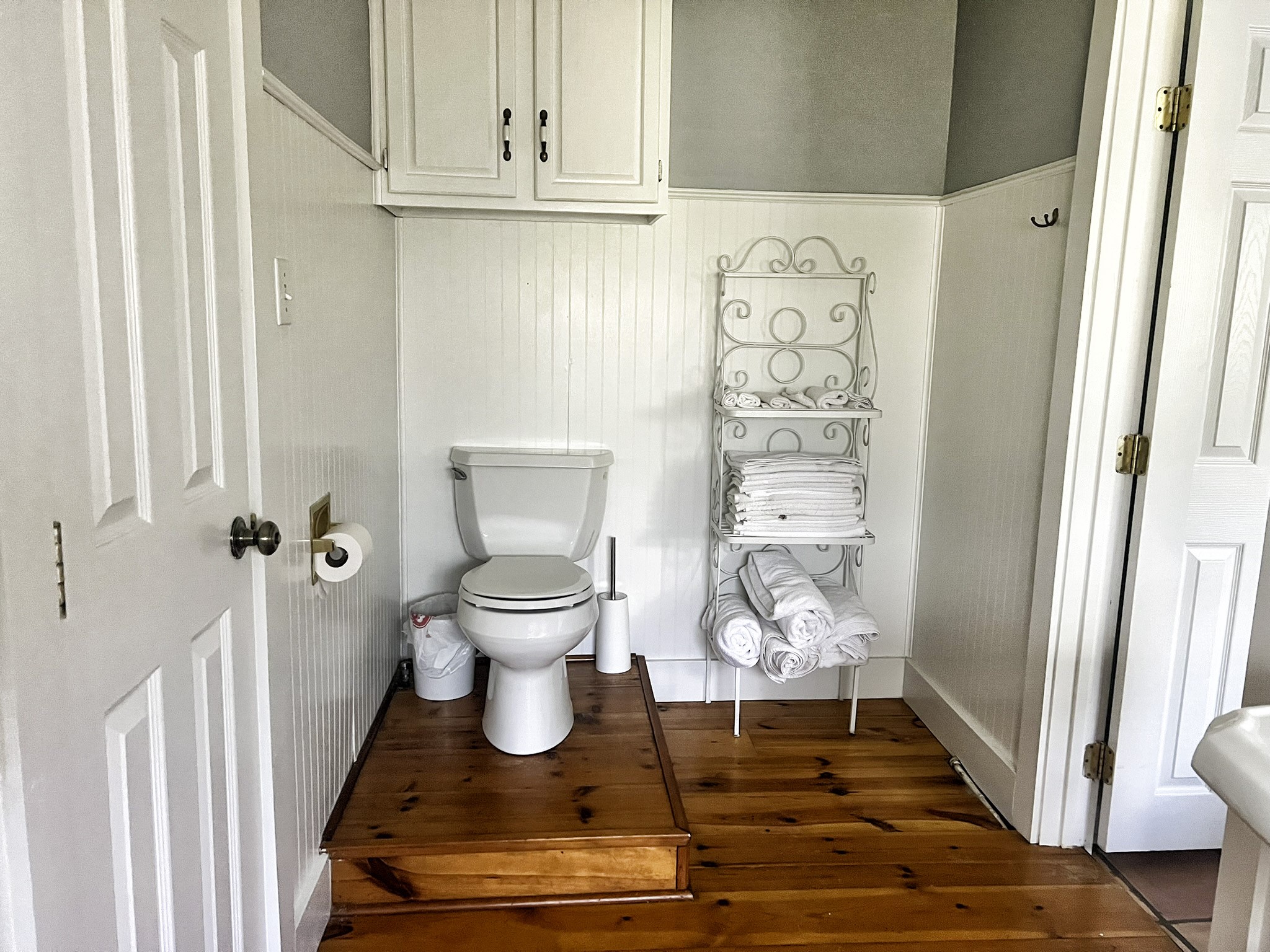 6750 Three Mile Road Flatonia, TX 78941 - Photo 26 of 35 a bathroom with a toilet and a shower curtain