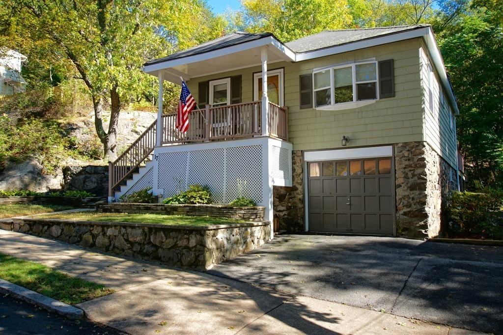 17 Moon Road Lynn, MA 01904 - Photo 1 of 1 Gallery Image 1