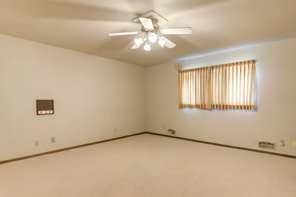 $275,000 | 1701 North 7th Street, Tahoka, TX 79373