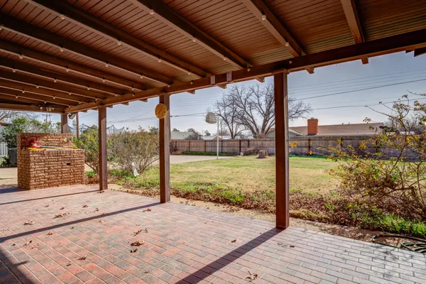 $275,000 | 1701 North 7th Street, Tahoka, TX 79373