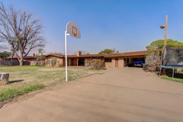$275,000 | 1701 North 7th Street, Tahoka, TX 79373