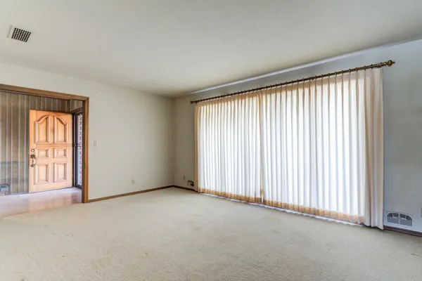 $275,000 | 1701 North 7th Street, Tahoka, TX 79373