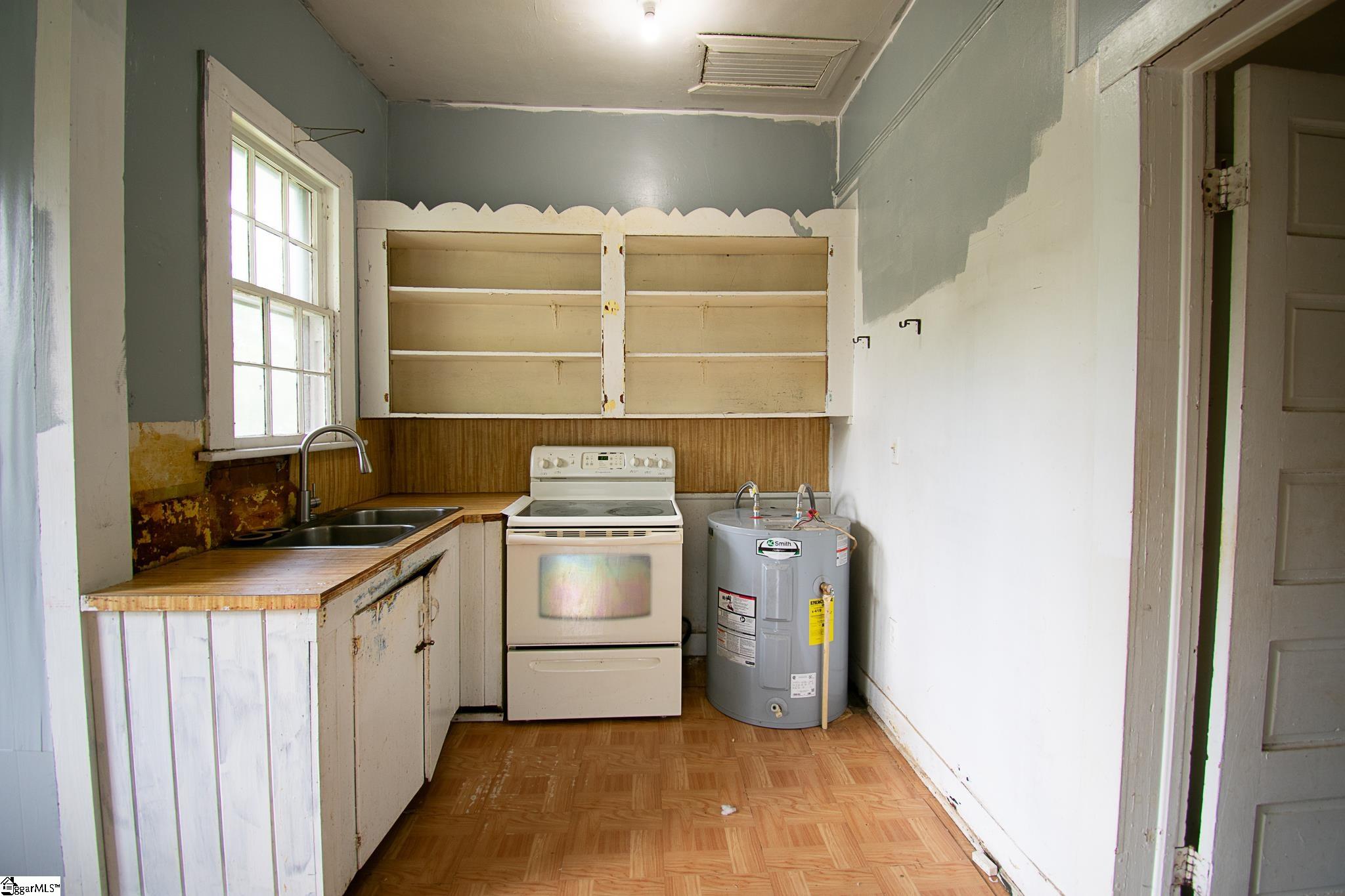 107 Hope Avenue Seneca, SC 29678 - Photo 3 of 9