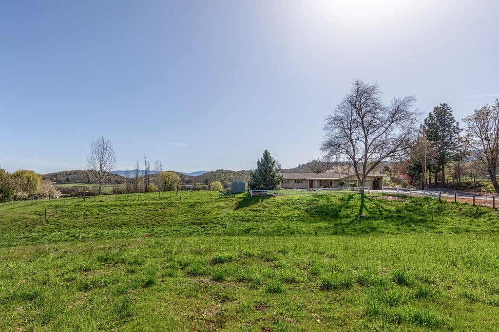 4425 Dark Hollow Road Medford, OR 97501 - Photo 40 of 46 DHR(16)