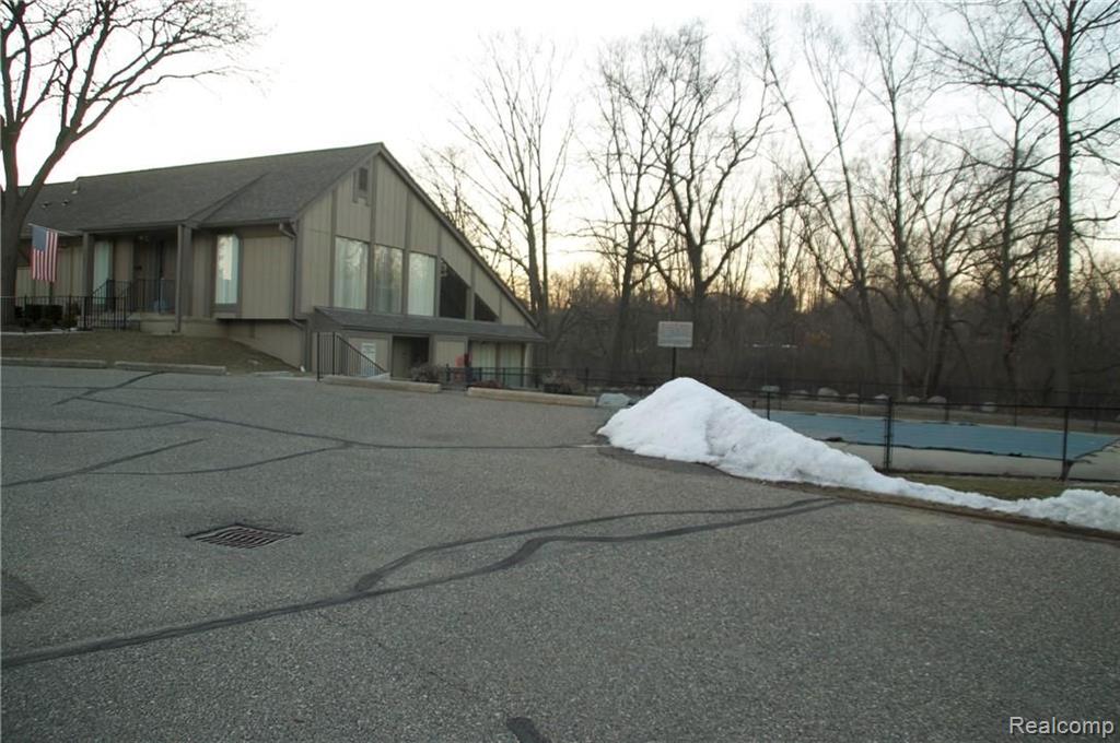 1885 Meadow Dale Court Rochester Hills, MI 48309 - Photo 21 of 22