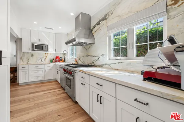$4,385,000 | 758 North McCadden Place, Los Angeles, CA 90038