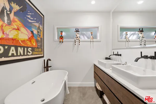 $4,385,000 | 758 North McCadden Place, Los Angeles, CA 90038