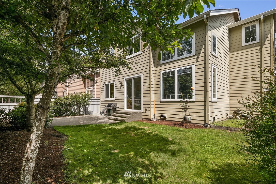 563 Bremerton Place Northeast Renton, WA 98059 - Photo 12 of 22 Gallery Image 12