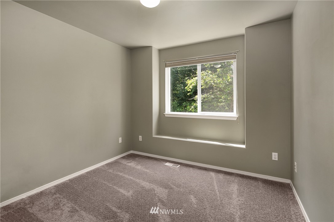 563 Bremerton Place Northeast Renton, WA 98059 - Photo 14 of 22 Gallery Image 14
