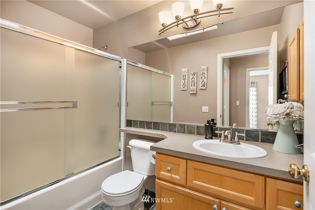563 Bremerton Place Northeast Renton, WA 98059 - Photo 17 of 22 Gallery Image 17