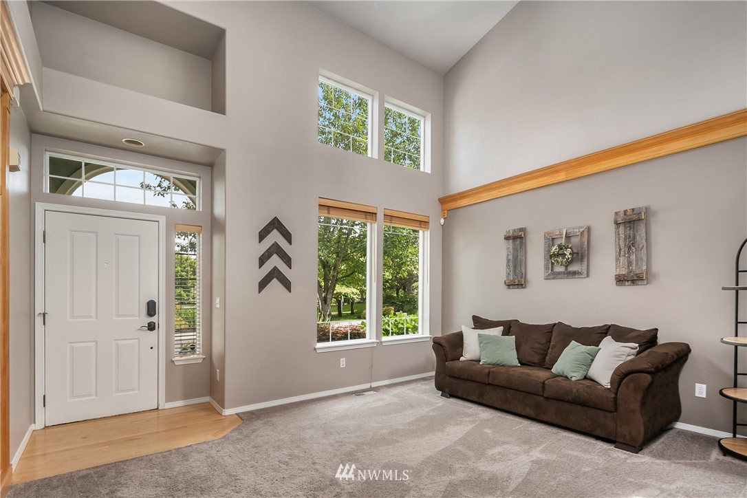 563 Bremerton Place Northeast Renton, WA 98059 - Photo 5 of 22 Gallery Image 5