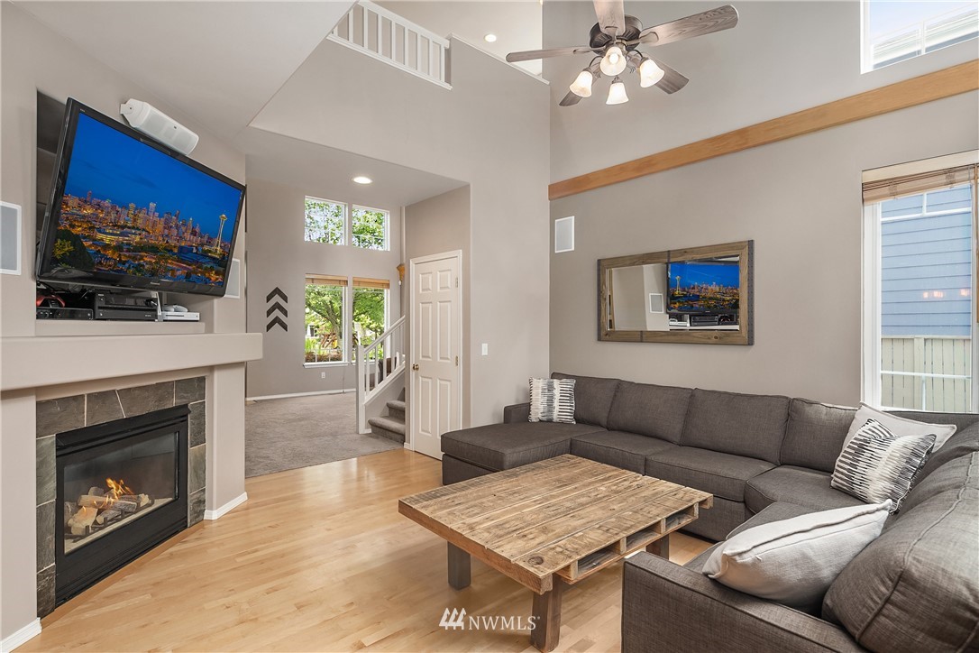563 Bremerton Place Northeast Renton, WA 98059 - Photo 7 of 22 Gallery Image 7