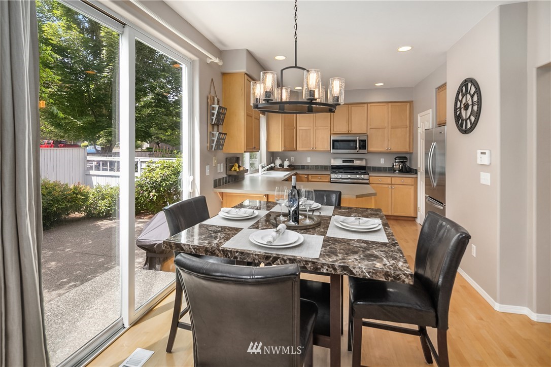 563 Bremerton Place Northeast Renton, WA 98059 - Photo 8 of 22 Gallery Image 8