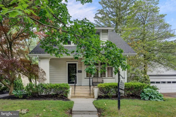 $1,950 | 25 East Redman Avenue, Unit 2, Haddonfield, NJ 08033