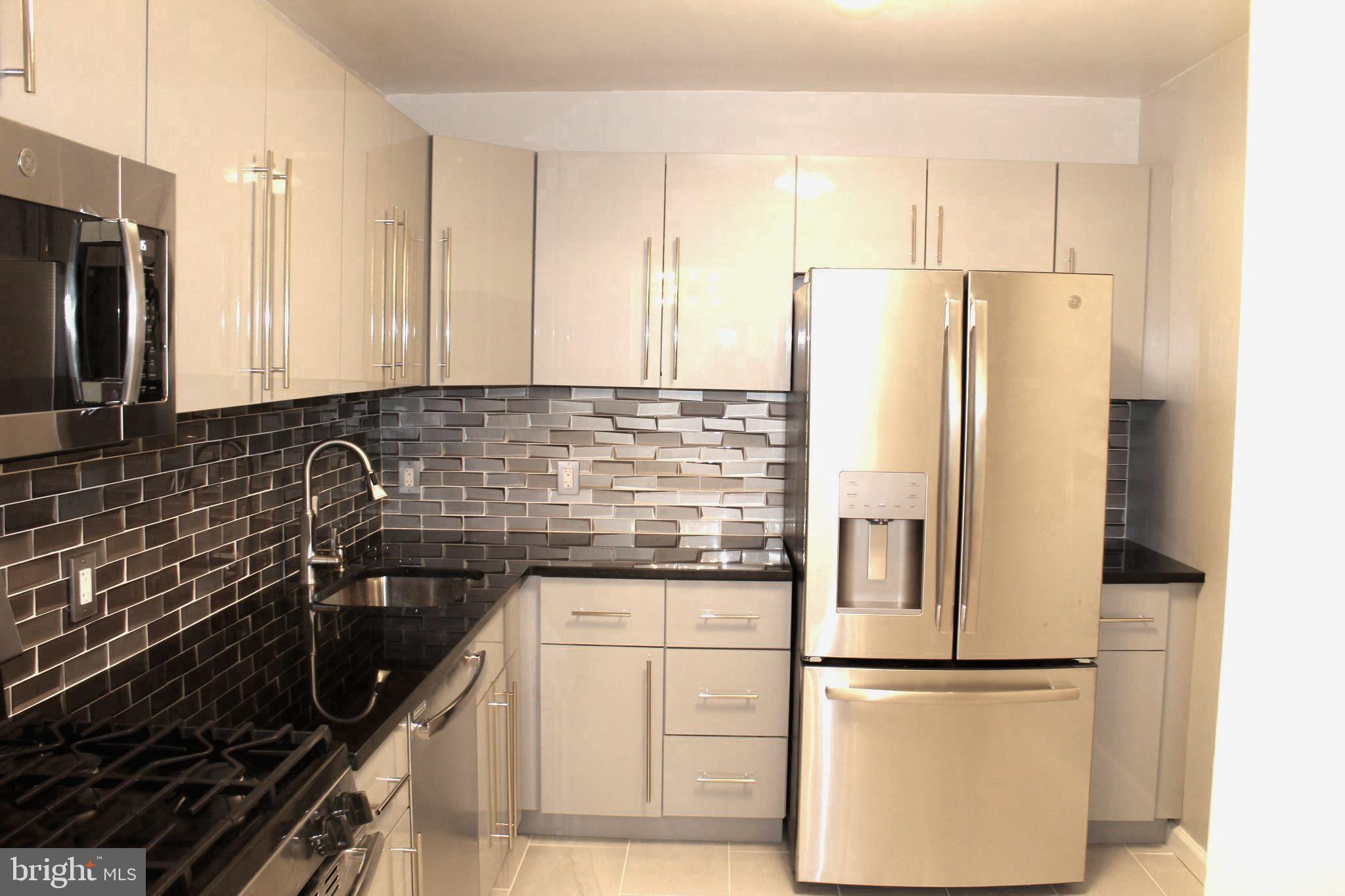 5101 River Road, Unit 1815 Bethesda, MD 20816 - Photo 9 of 35 Kitchen