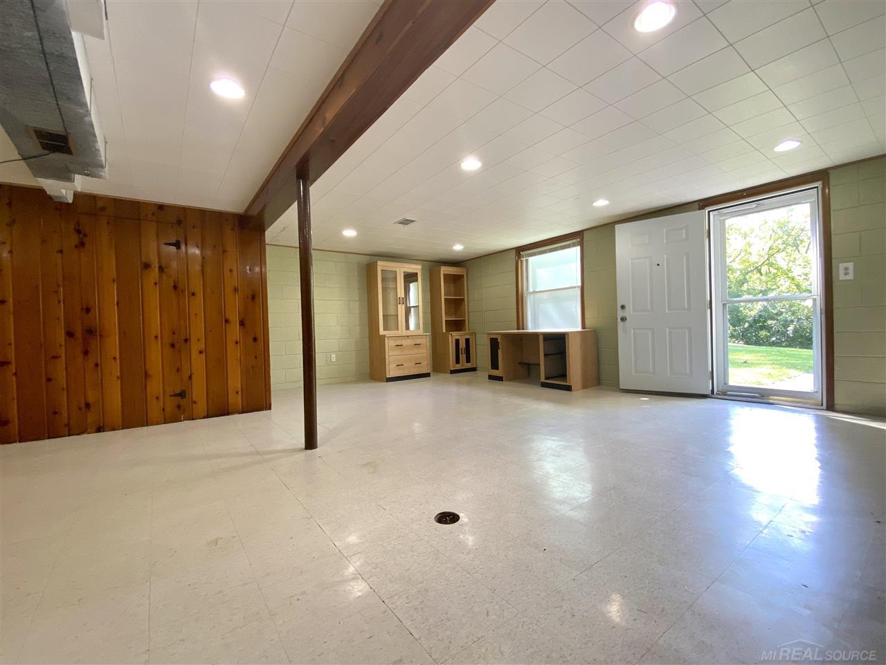 8210 Clinton River Road Sterling Heights, MI 48314 - Photo 22 of 33