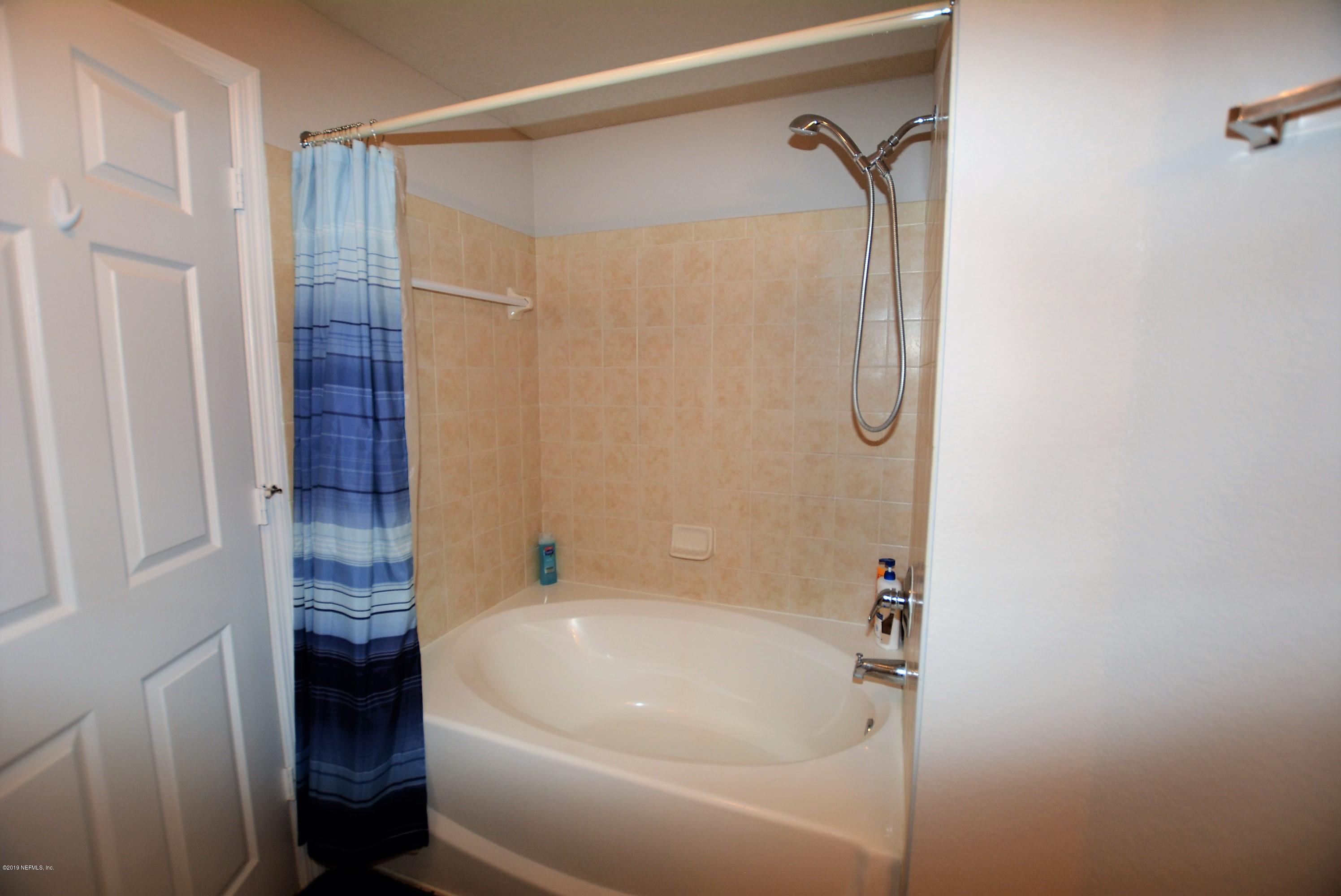 8550 Touchton Road, Unit 124 Jacksonville, FL 32216 - Photo 14 of 36 Full tub & Shower