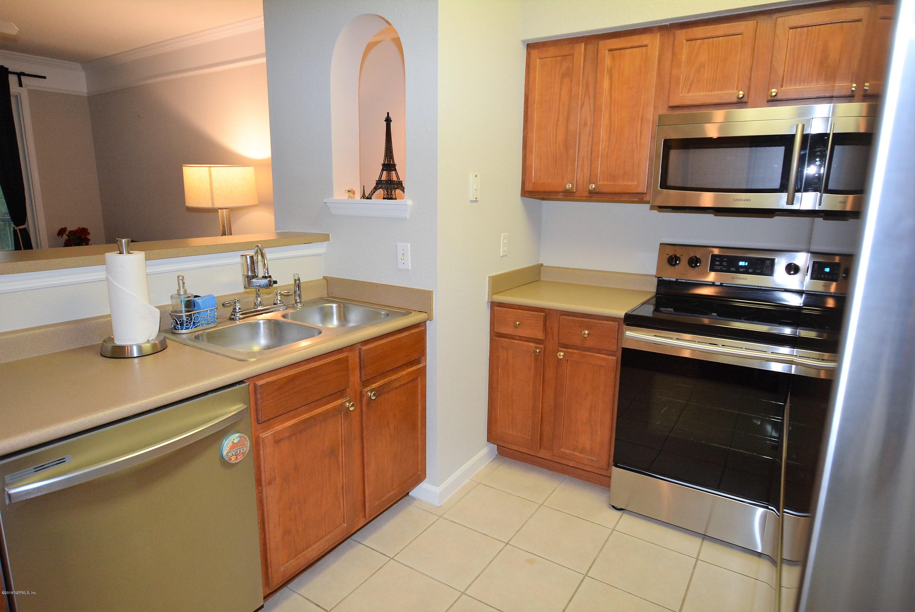 8550 Touchton Road, Unit 124 Jacksonville, FL 32216 - Photo 6 of 36 Brand new SS appliances!