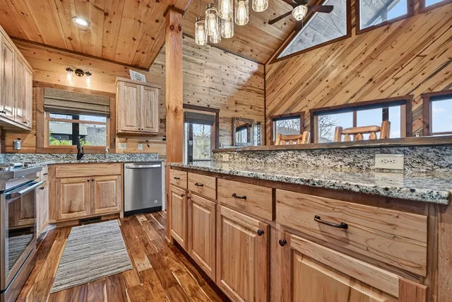 $1,290,000 | 467 Deer Crest Road, Blue Ridge, GA 30513