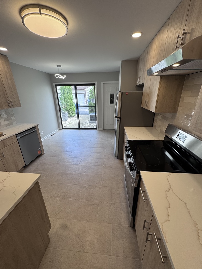 786 Greenwood Road Northbrook, IL 60062 - Photo 10 of 24