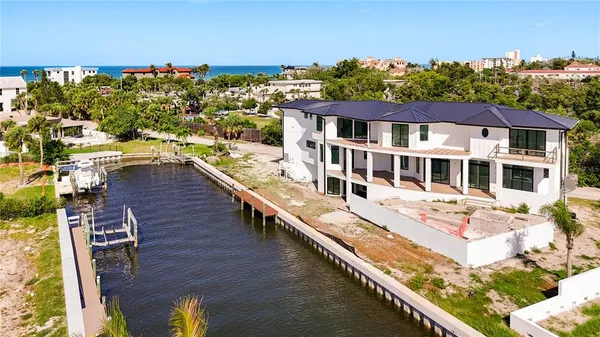$5,985,000 | 530 Jessmyth Drive, Longboat Key, FL 34228