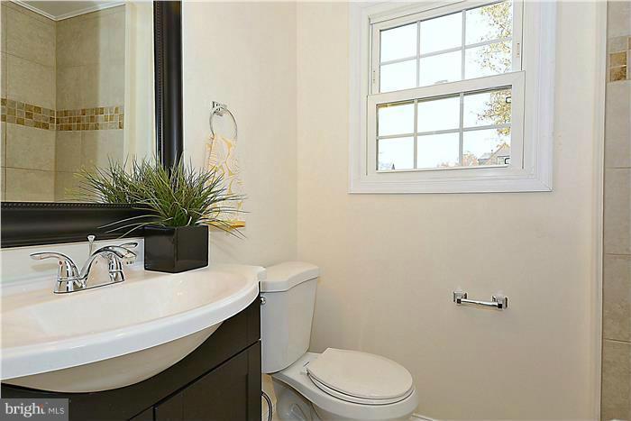 9312 Colesville Road Silver Spring, MD 20901 - Photo 14 of 29 Bath