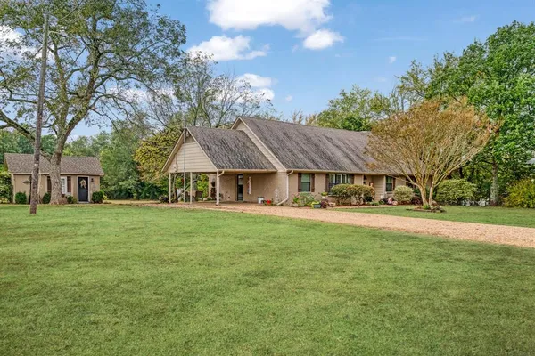 $369,900 | 620 County Road 32900, Paris, TX 75460