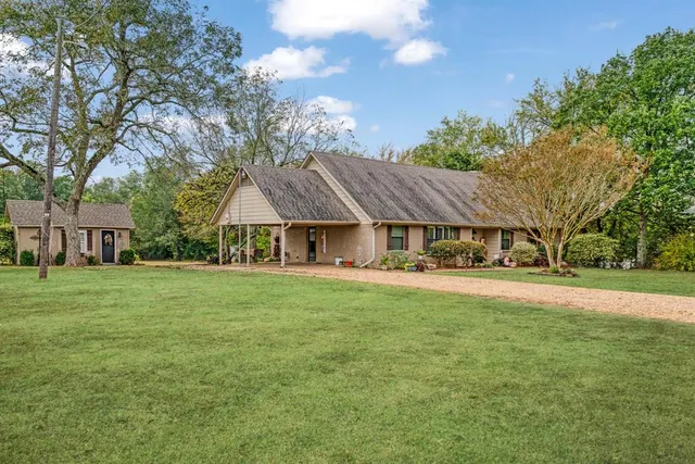 $369,900 | 620 County Road 32900, Paris, TX 75460