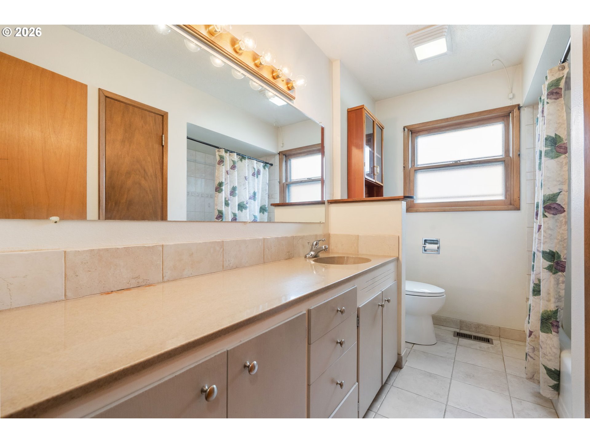 3623 Northeast 67th Avenue Portland, OR 97213 - Photo 12 of 46